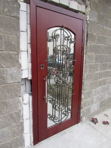 металлическая дверь с зеркалом