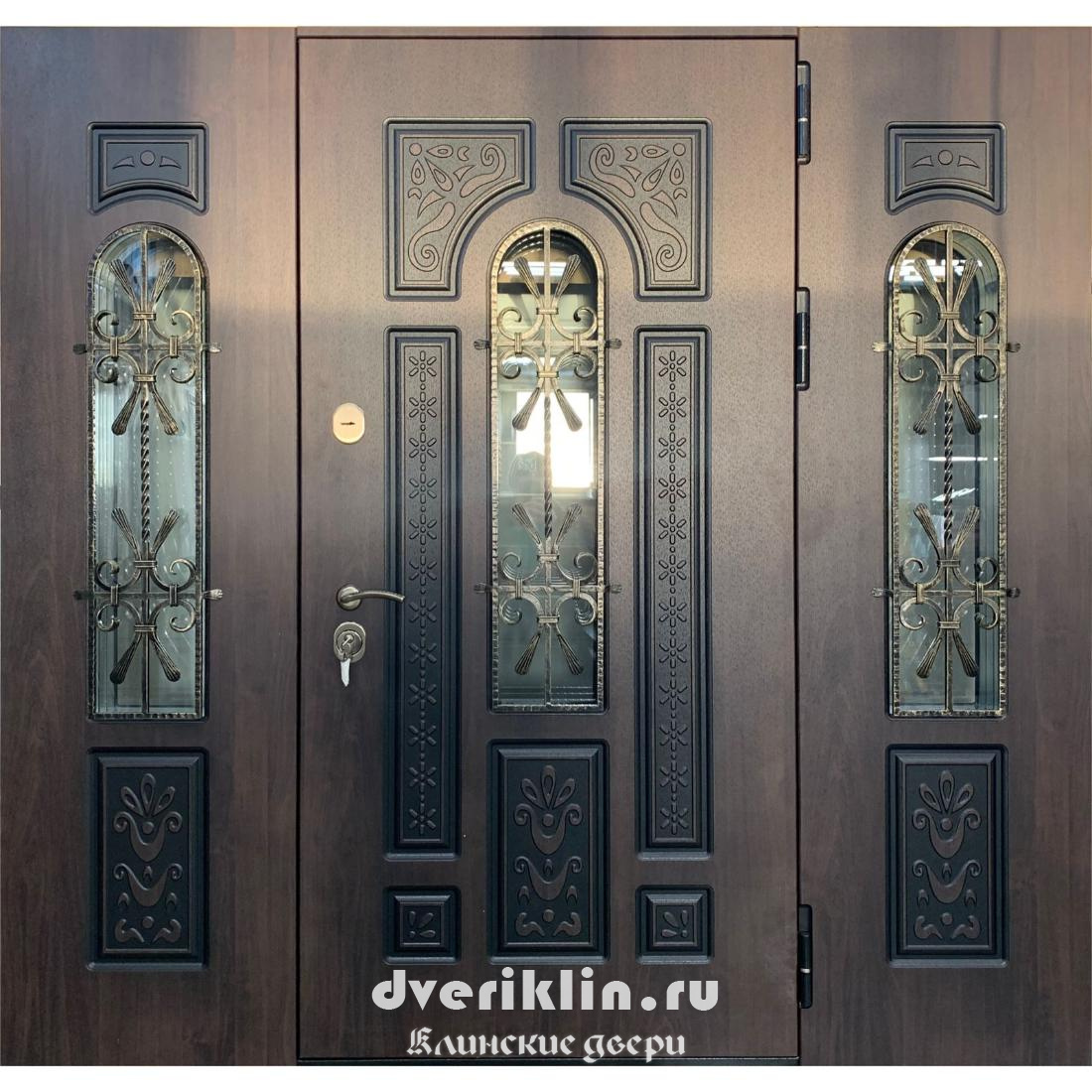 Дверь с отделкой МДФ DKS-94 (Со стеклом (окном) и ковкой)