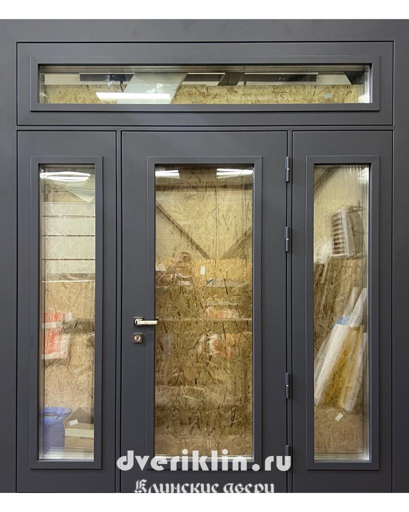 Дверь с отделкой МДФ DKS-85 (Со стеклом (окном) и ковкой)