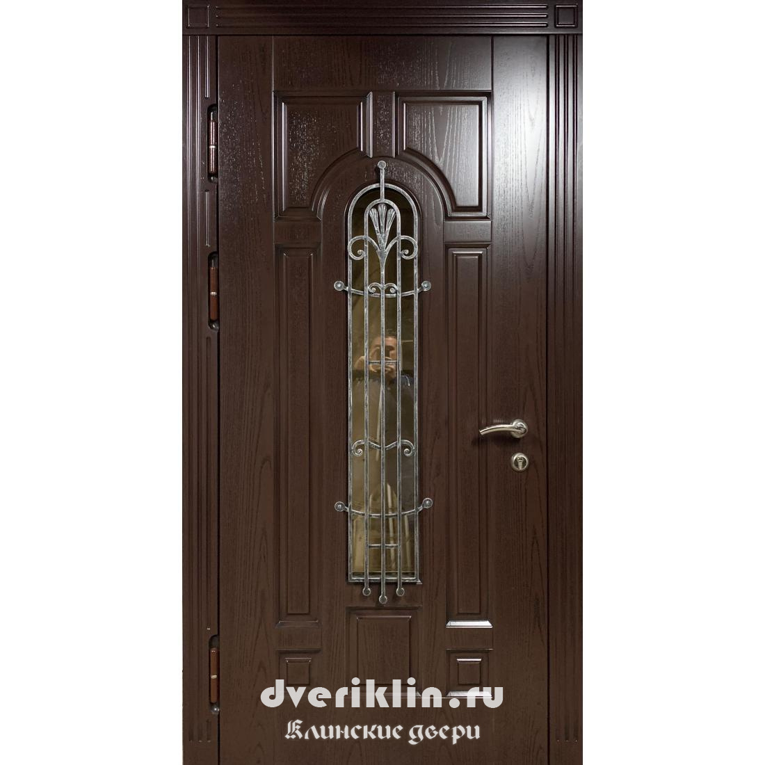 Дверь с отделкой МДФ DKS-93 (Со стеклом (окном) и ковкой)